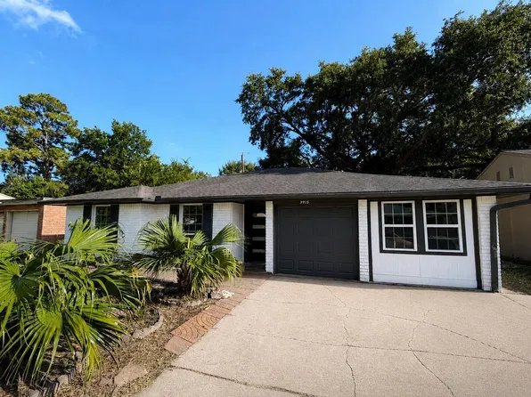3915 Heatherbrook Dr, Houston, TX 77045