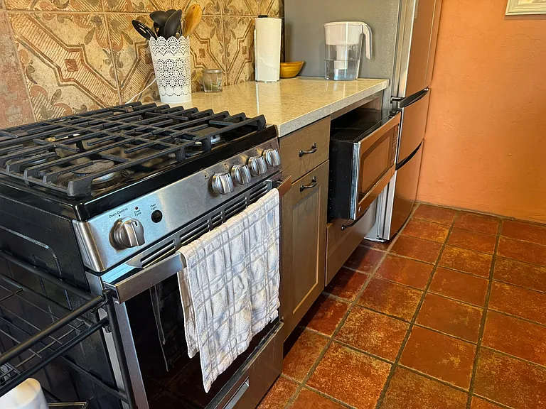 2048 E 6th St #2048 — Photo 10