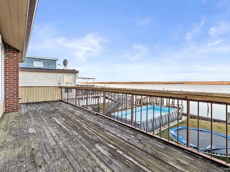 115 Maryland Ave — Photo 24
