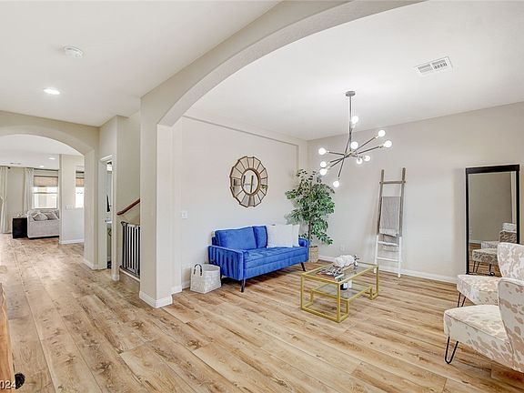 4th image of 248 Cranstonhill Dr