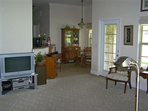 3rd image of 443 SW Covey Ct