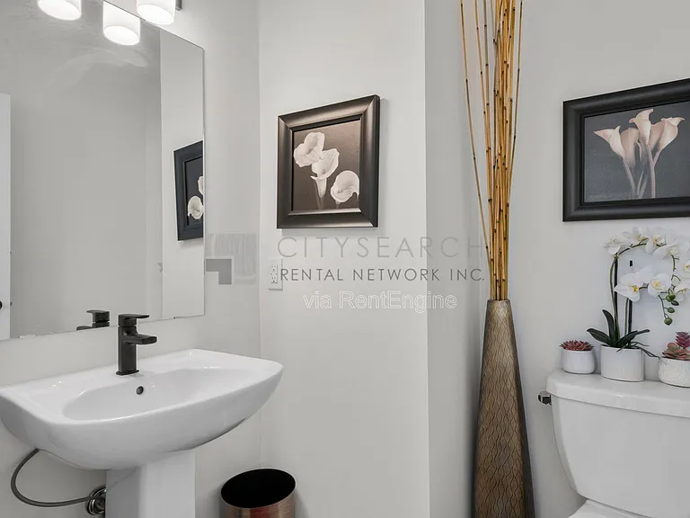 244 Sovereign Cres SW #1 — Photo 30
