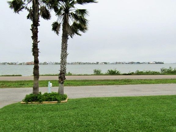 4th image of 1703 Bayshores Dr