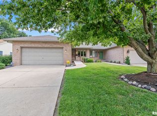 1616 Thornhill Dr, Springfield, IL 62711