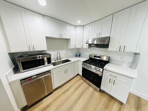 5th image of 1173 W 37th Pl #Privateroom4