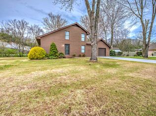 921 Melton Hill Cir, Clinton, TN 37716
