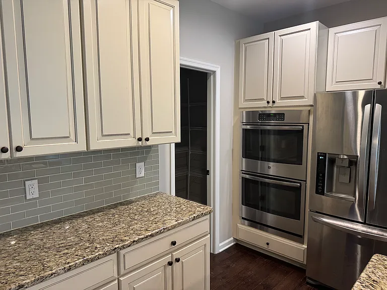 625 Stonebridge Ln — Photo 6