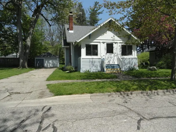 120 E Lytle St, Ionia, MI 48846