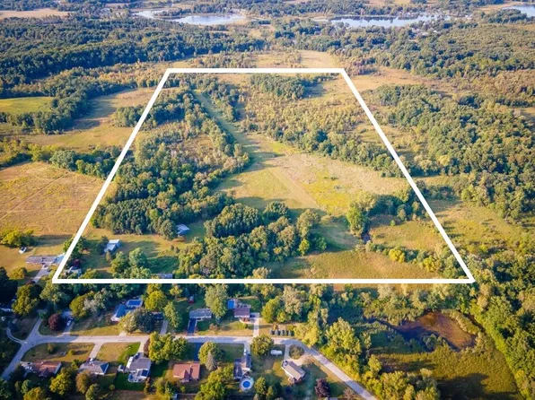 5820 Squires Rd, Jackson, MI 49201
