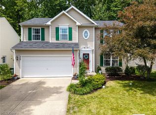 8524 Wayside Dr, Olmsted Township, OH 44138