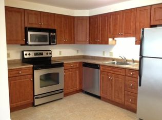 4 Skiff St APT B402, Hamden, CT 06514
