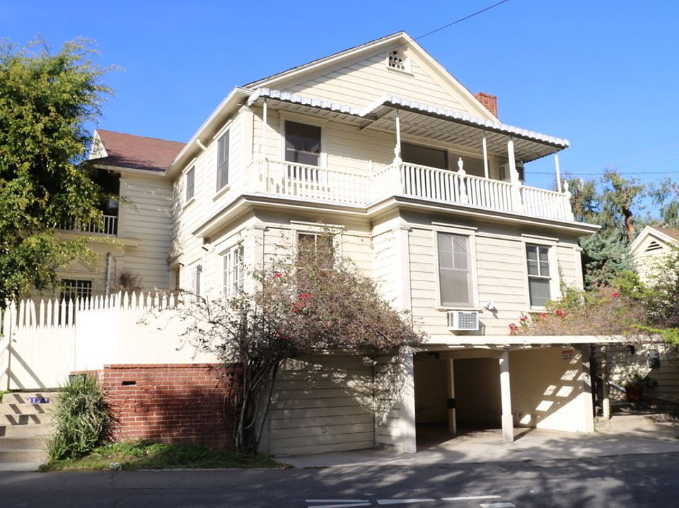 1st image of 9169 Phyllis St