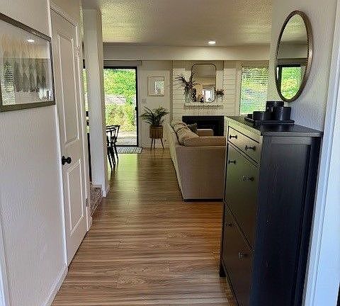 5th image of 1527 Ashwood Dr