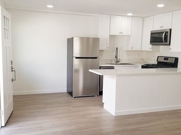 3rd image of 4566 Onondaga Ave #4568
