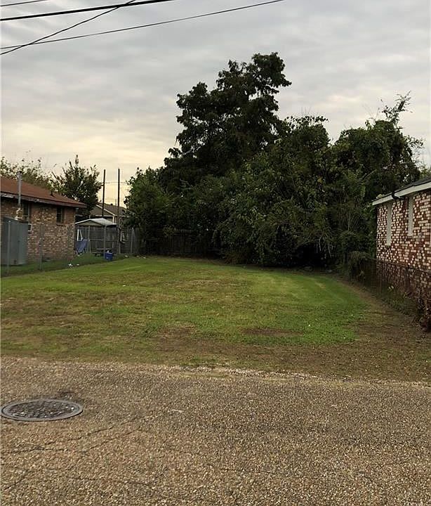 2nd image of 6215 3rd Ave