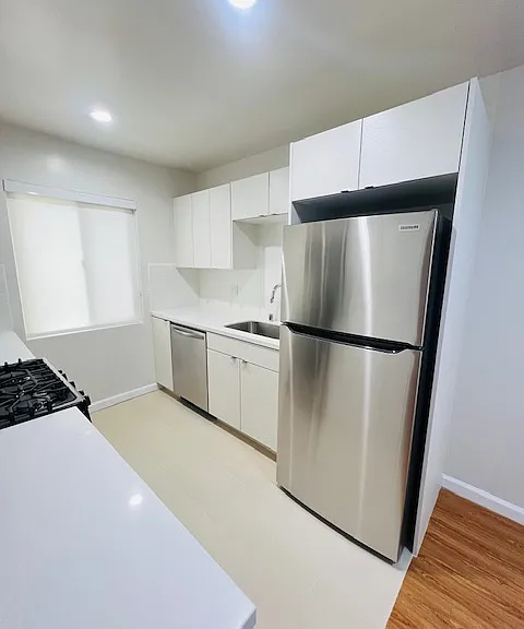 11645 Mayfield Ave #5 — Photo 5