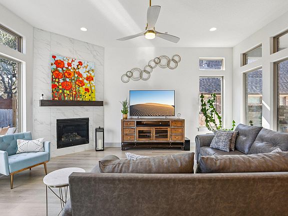 3rd image of 133 Lake Spring Cir