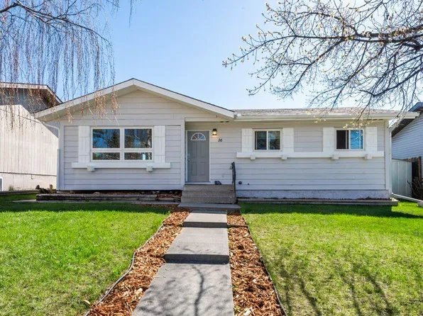 16 W Alcock Close, Okotoks, AB T1S 1H1
