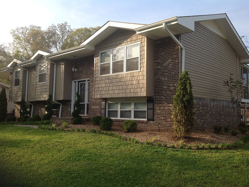 1st image of 200 Bland Dr NE