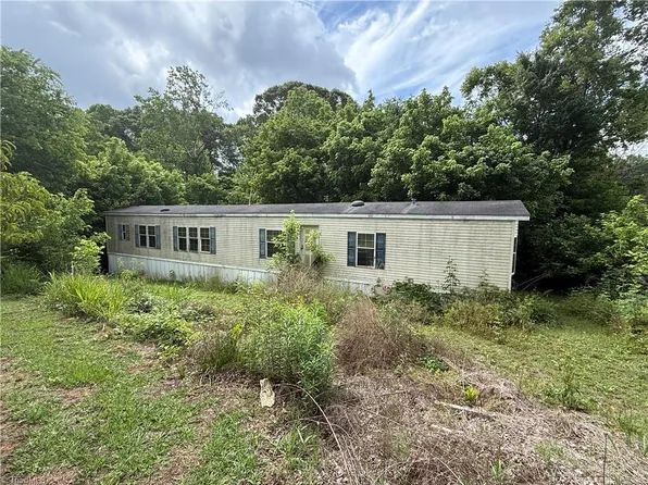 175 Clearview St, Lexington, NC 27295