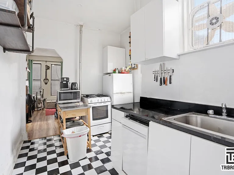 258 E 112th St #3C — Photo 6