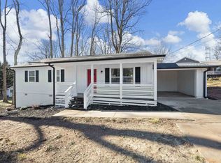 5853 Meadow Cir, Flowery Branch, GA 30542