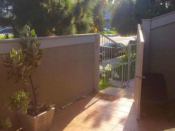 direct street access