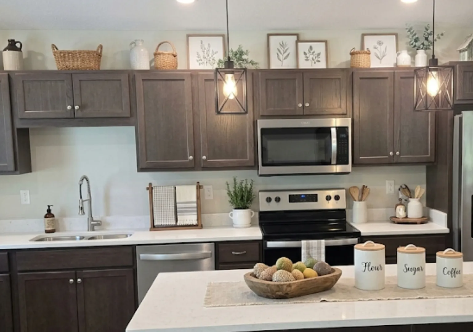 2 bed, 1.5 bath, 1200 sqft, $1,400 — Photo 2