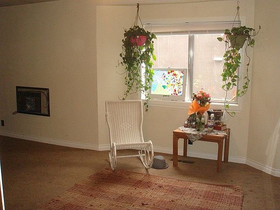 2nd image of 1808 W Knox Ave