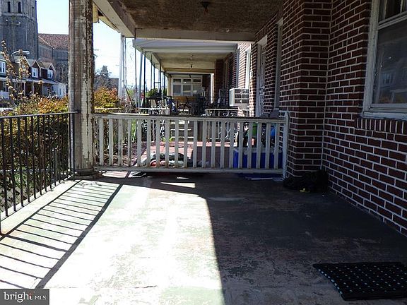 2nd image of 1125 E Price St