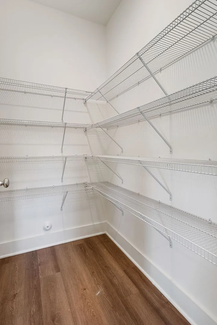 3 Bedroom with Garage and Fenced Backyard! — Photo 4
