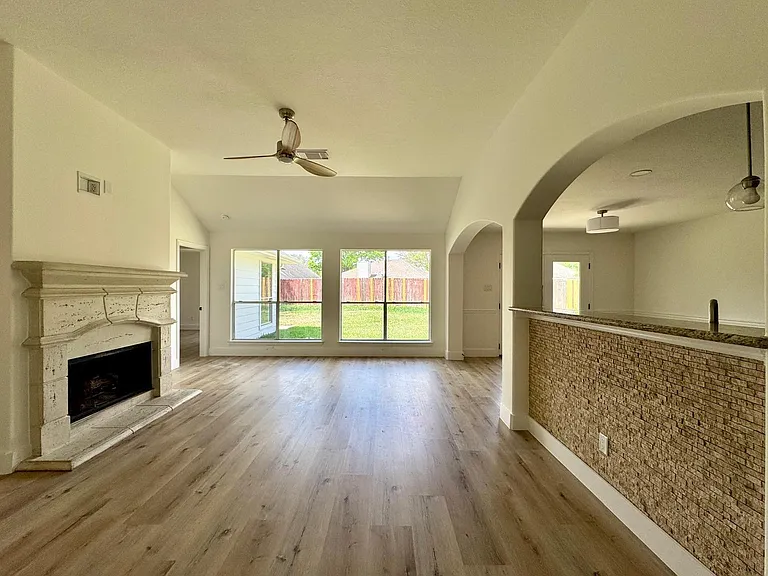 6427 Liberty Valley Dr — Photo 13