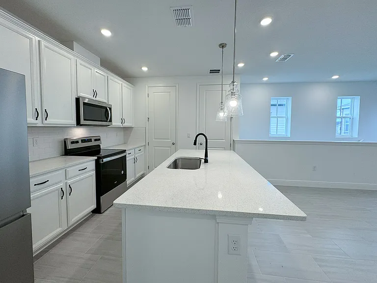 10425 Marconi Ave — Photo 8