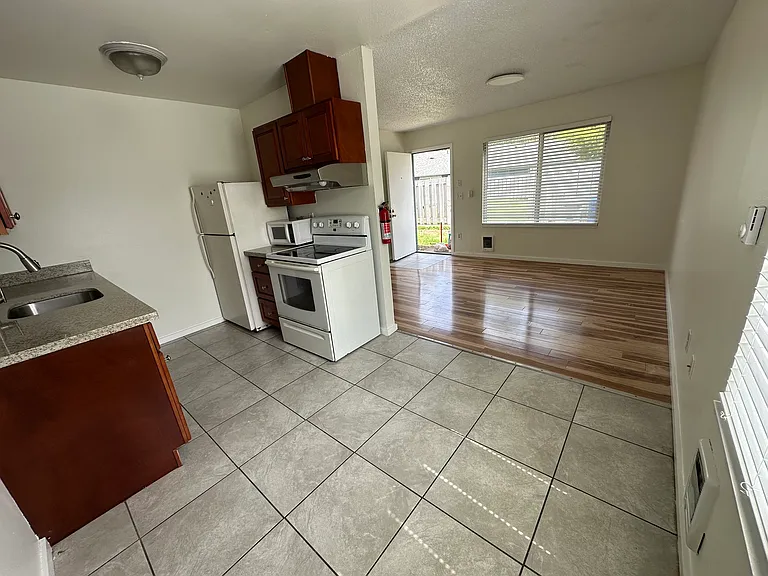 11025 SE 223rd Pl #A — Photo 4