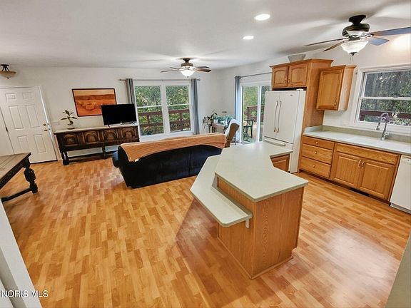 5th image of 7840 Dorr St