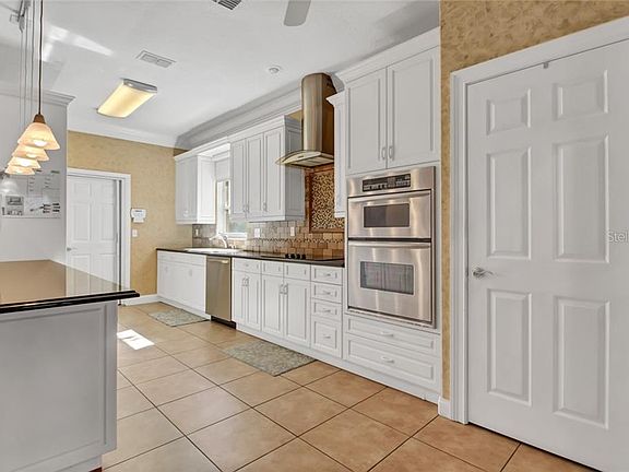 3rd image of 4064 Cannon Ct