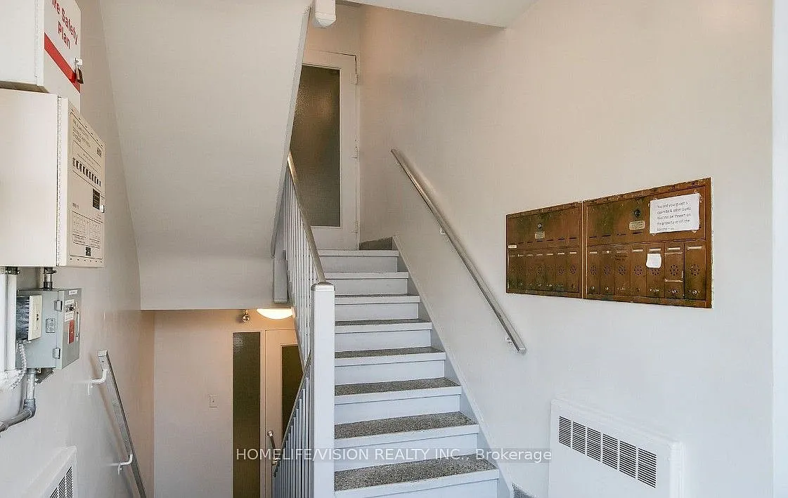 1 bed, $2,300 — Photo 4
