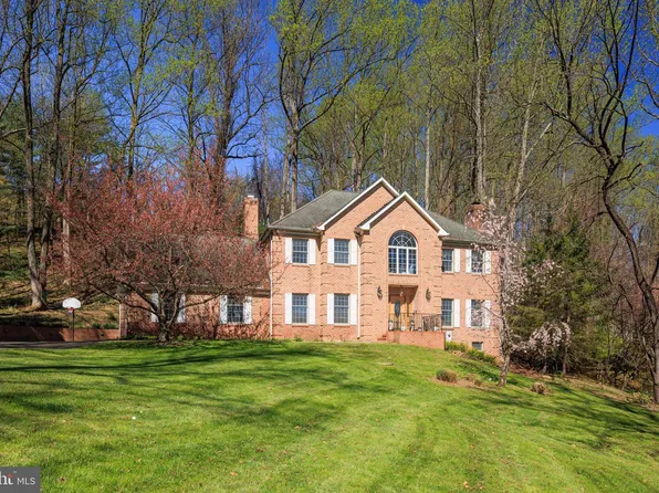 6 Chamaral Ct, Cockeysville, MD 21030