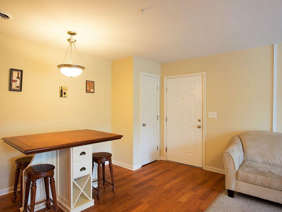 Kendall Square Apartments 4 Ives St Delmar NY Zillow