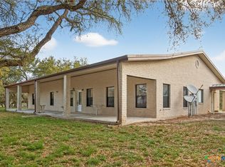 242 Wheeler Ln, Goliad, TX 77963