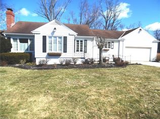 285 E Pioneer Trl, Aurora, OH 44202