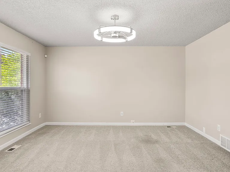 2915 Monica Dr W — Photo 4