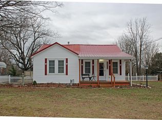 564 E Millcreek Rd, Radcliff, KY 40160