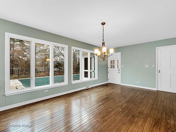 4th image of 29W034 Colford Ave