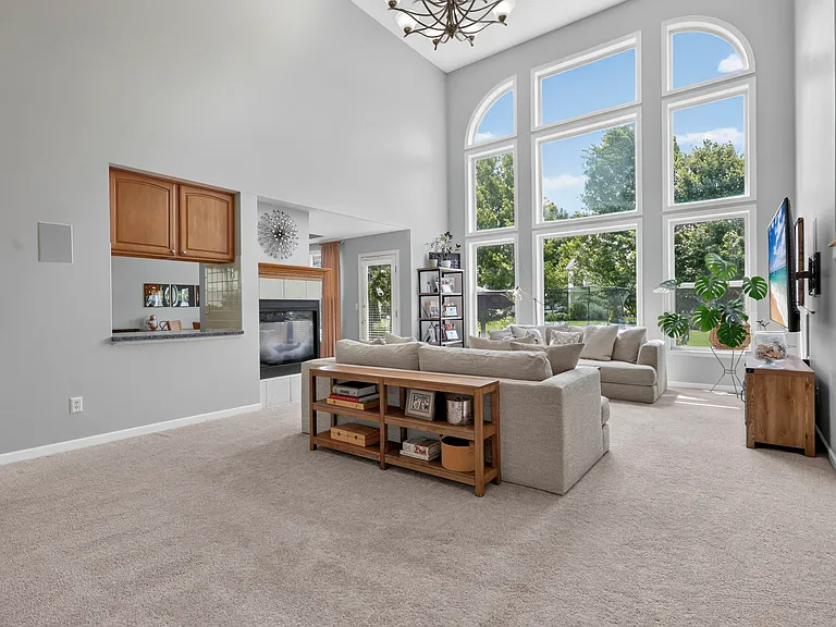 3811 Pine Bank Dr — Photo 5