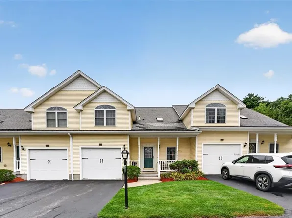 40 Old Louisquisset Pike Unit 203, North Smithfield, RI 02896