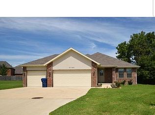 5749 W Payton Cir, Springfield, MO 65802