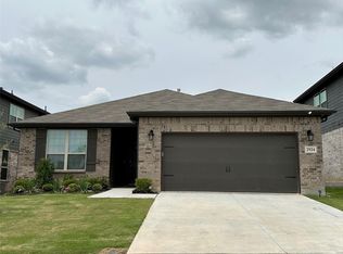 8204 Tomcat Trl, Godley, TX 76044