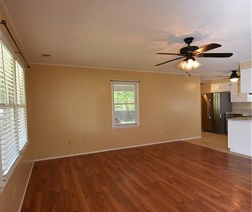 3rd image of 349 Highland Dr