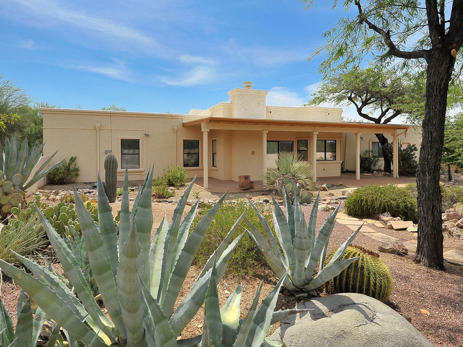 Experience Tucson's Finest: Zillow's Exclusive Listing Guide